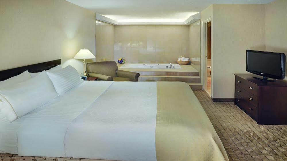 Holiday Inn Guelph Hotel & Conference Centre, An Ihg Hotel Ngoại thất bức ảnh