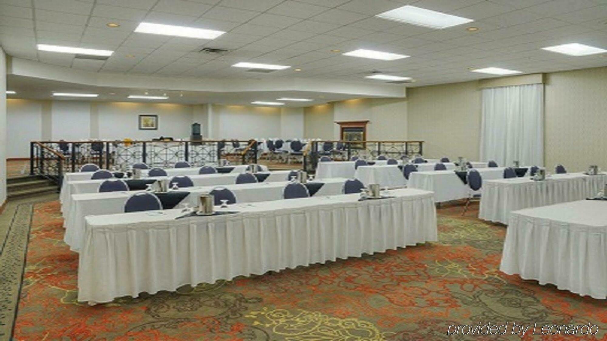 Holiday Inn Guelph Hotel & Conference Centre, An Ihg Hotel Kinh doanh bức ảnh