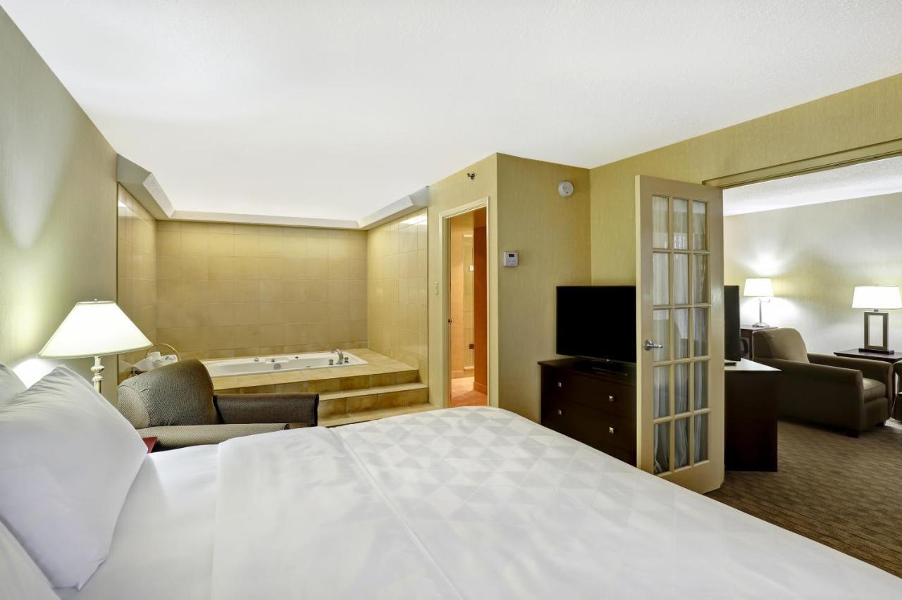 Holiday Inn Guelph Hotel & Conference Centre, An Ihg Hotel Ngoại thất bức ảnh
